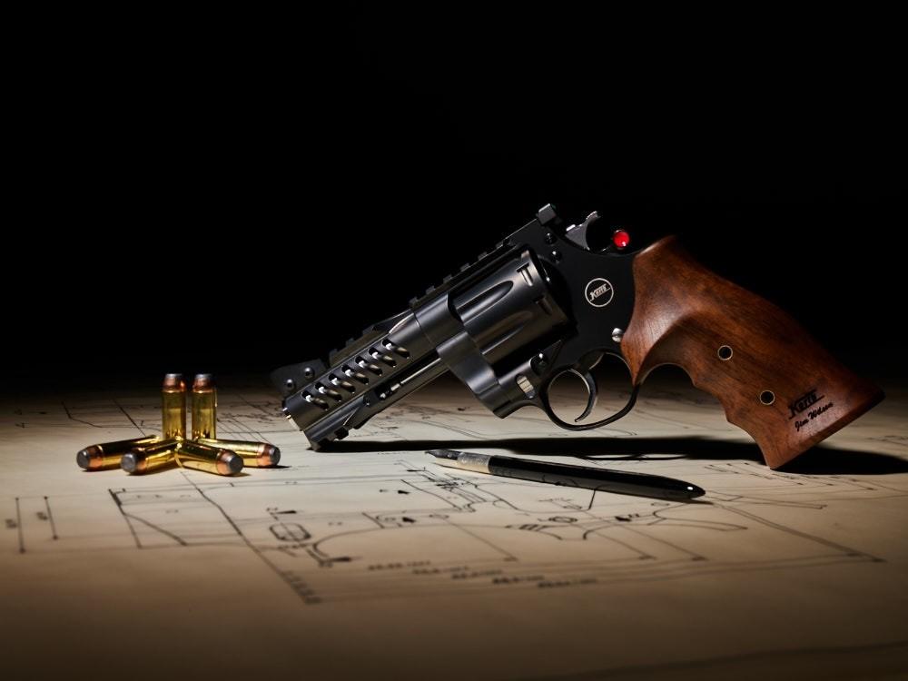 KORTH Ranger Revolver NXS, 8 lövetű, kaliber .357 Magnum, Jim Wilson markolat – 4/6 Inch