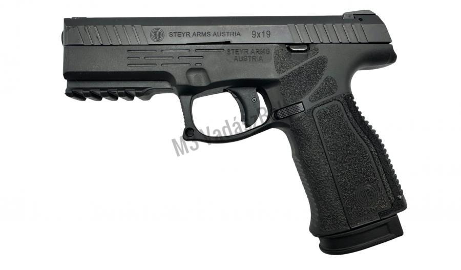Teszt fegyver Steyr Pistol L9-A2 MF 9X19 trapezoid sight